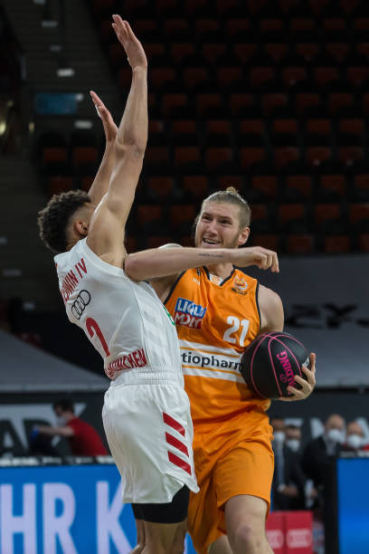 的半决赛中 的半决赛中