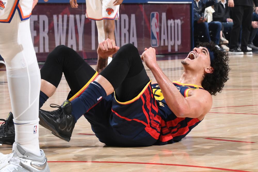 通过社交媒 通过社交媒